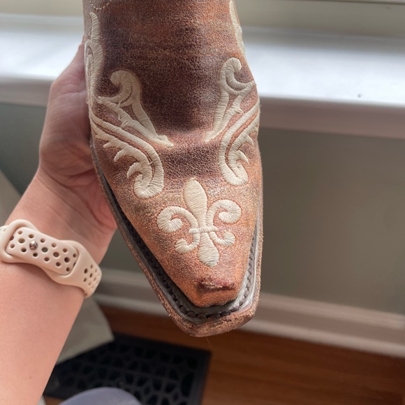 Women's Corral Distressed Brown with Embroidery Boots R1974 Size 5.5 - Picture 13 of 15